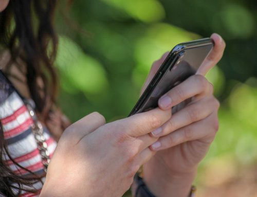 Smartphone e adolescenti: purché l’abitudine non diventi dipendenza